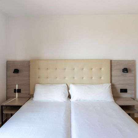 בנידורם Hotel Queens - Adults Only מראה חיצוני תמונה