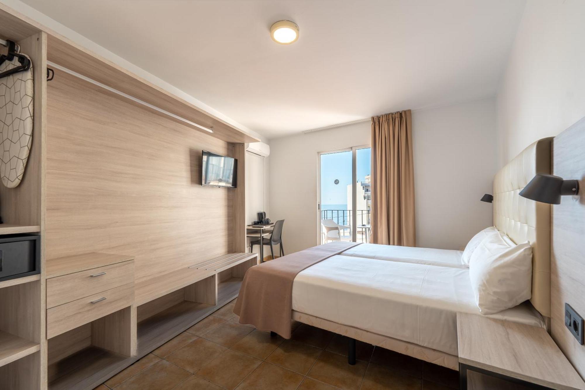 בנידורם Hotel Queens - Adults Only מראה חיצוני תמונה