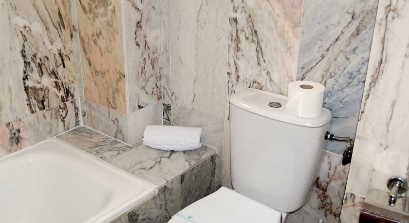 בנידורם Hotel Queens - Adults Only מראה חיצוני תמונה