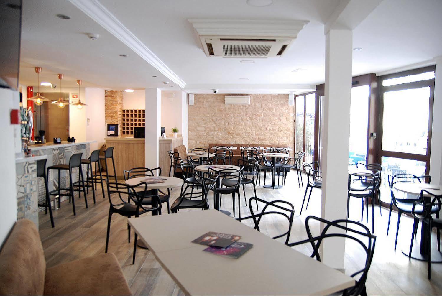 בנידורם Hotel Queens - Adults Only מראה חיצוני תמונה