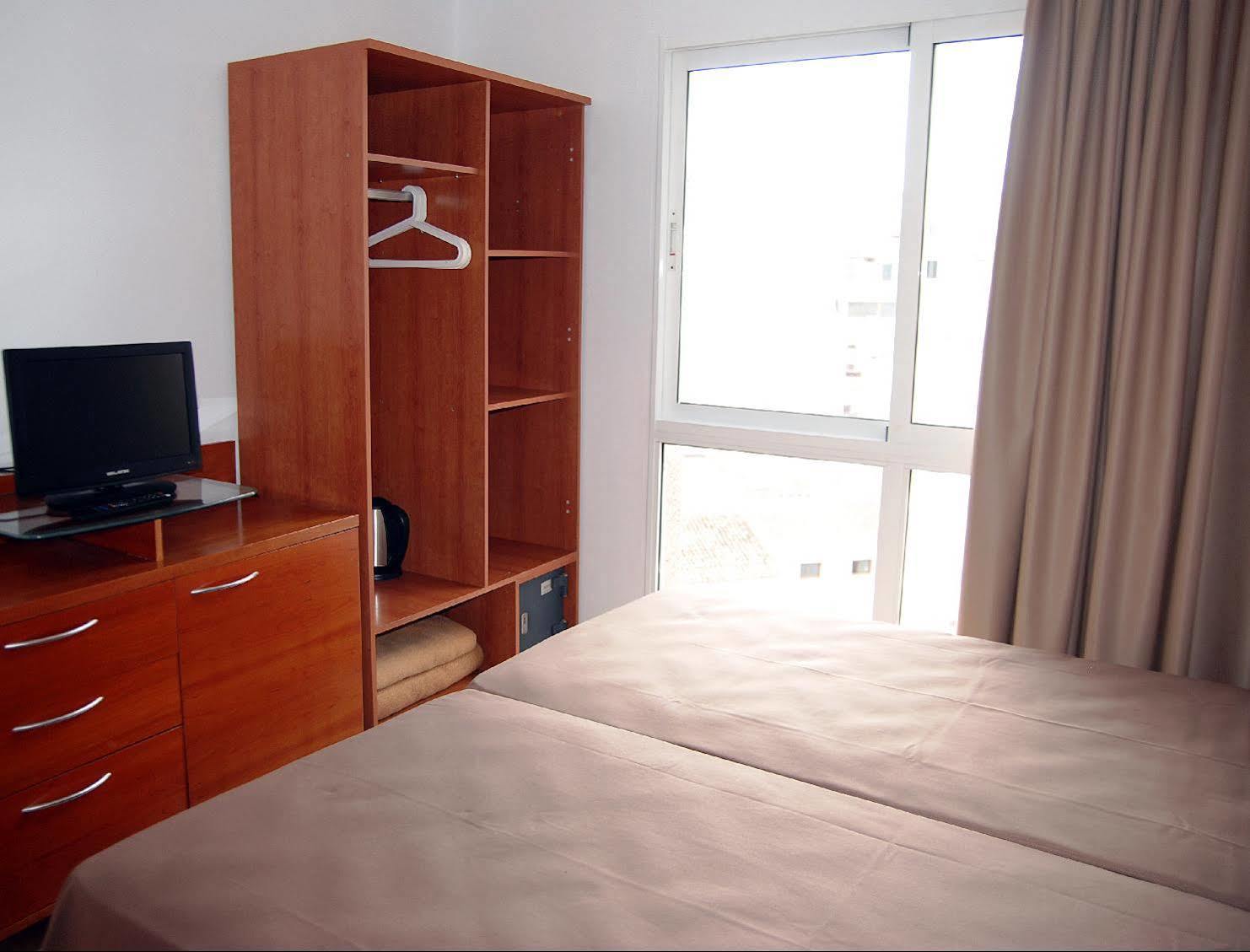 בנידורם Hotel Queens - Adults Only מראה חיצוני תמונה