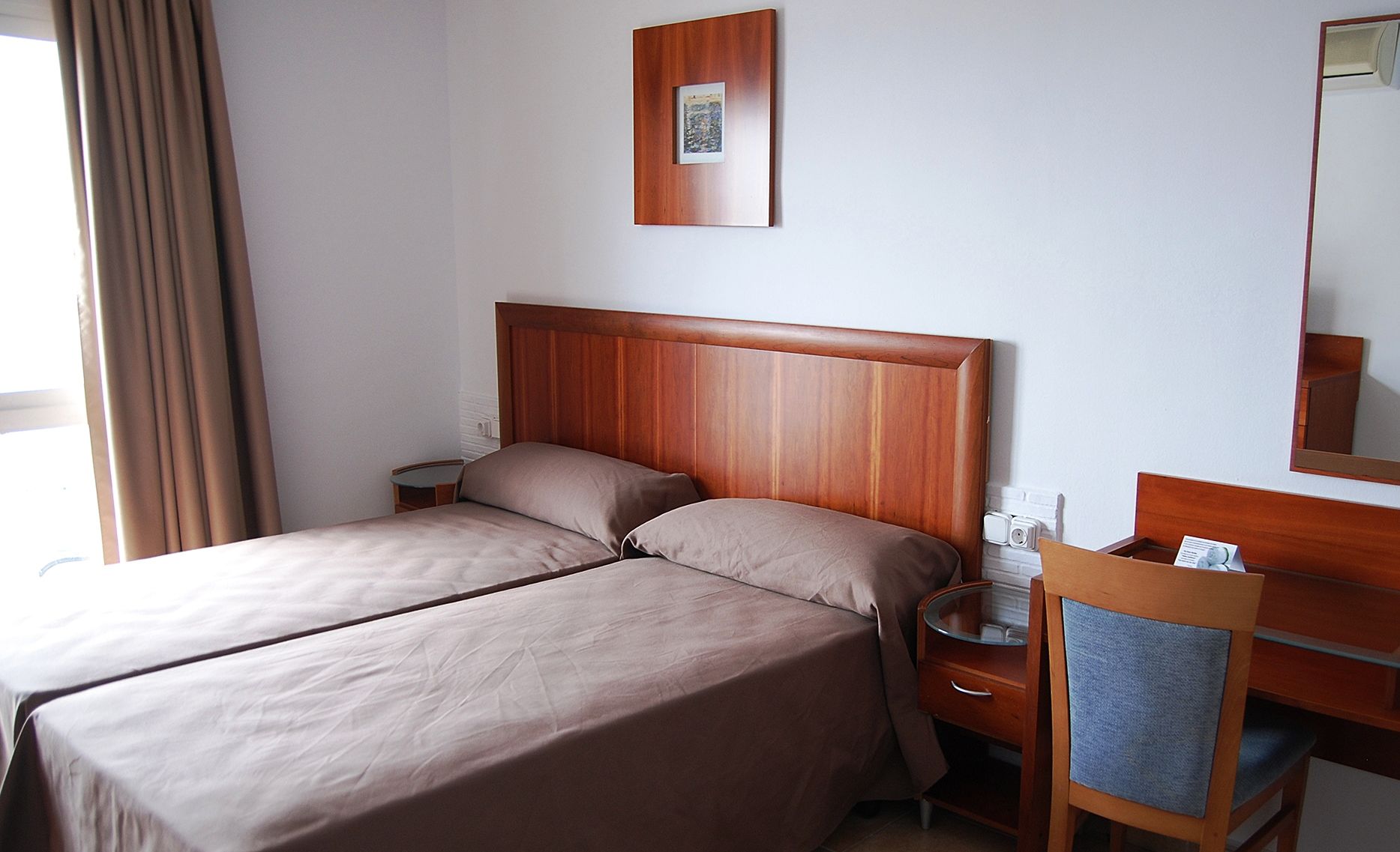 בנידורם Hotel Queens - Adults Only מראה חיצוני תמונה